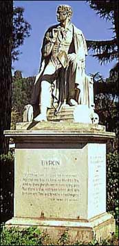 Lord Byronen estatua
